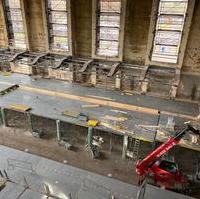 Bild vergrößern:Seit 2021 wurde die Stadthalle komplett entkernt. Immer noch finden Abbrucharbeiten statt.