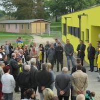 Bild vergrößern:Eröffnung des neuen Funktionsgebäudes des TuS Neustadt. Mit dabei der Minister für Inneres und Sport, Holger Stahlknecht MdL, sowie der Vorsitzende des Ausschusses für Bildung, Schule und Sport, Stadtrat Bernd Heynemann (beide CDU). Photo Heinz-Josef Sprengkamp