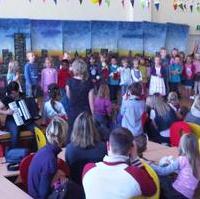 Bild vergrößern:Momentaufnahme vom 3. Kinder- und Familienfest der Dreisprachigen Internationalen Grundschule und der trilinguale Kindertagesstätte