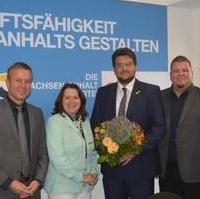 Bild vergrößern:Ein Teil des neugewählten Landesvorstandes der Kommunalpolitischen Vereinigung der CDU Sachsen-Anhalt mit Tobias Krull (2.v.r.) an seiner Spitze. 