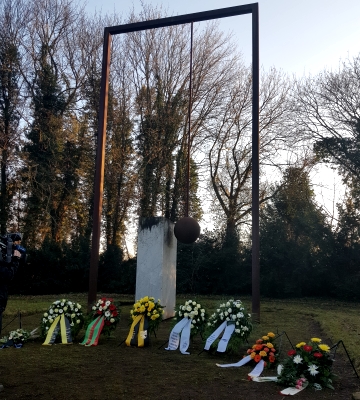 Am 16. Januar fand auf dem Westfriedhof eine Kranzniederlegung in Erinnerung an die Opfer der Zerstörung Magdeburgs vor 75 Jahren durch alliierte Bomberangriffe statt.  