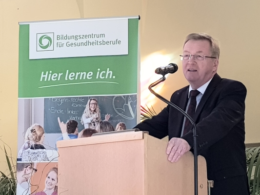 Zum Start der generalisierten Pflegeausbildung beim Bildungszentrum für Gesundheitsberufe am 02. März 2020 sprach der Pflegebevollmächtigte der Bundesregierung Staatssekretär Andreas Westerfellhaus. 