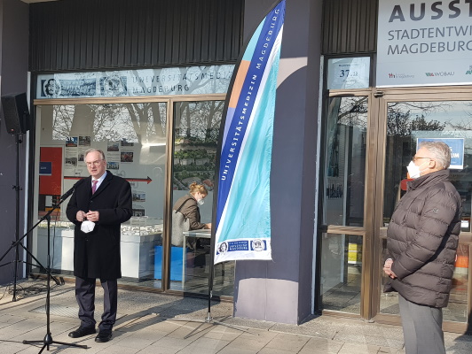 Eröffnung des neuen Testzentrums des Universitätsklinikum Magdeburg am 18. März mit Ministerpräsident Dr. Reiner Haseloff und dem Ärztlichen Direktor Prof. Dr. Hans-Jochen Heinze (v.l.n.r.)