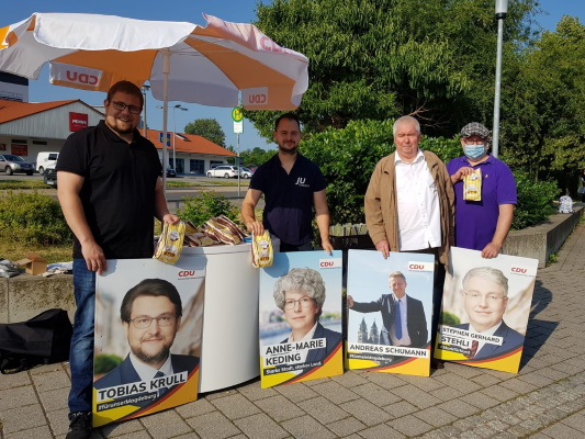 Am 03. Juli dankten Mitglieder des CDU-Ortsverbandes Olvenstedt den Menschen für das bei der Landtagswahl ausgesprochene Vertrauen. 