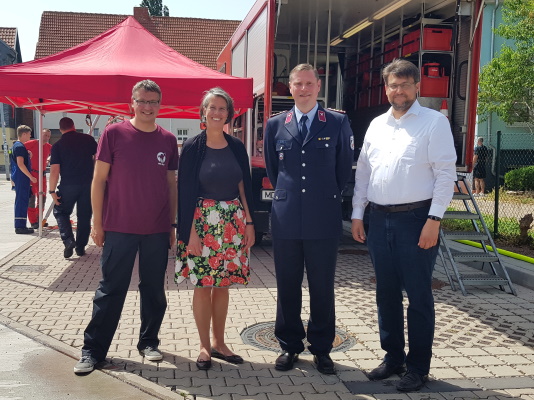 Beim Festwochenende 130 Jahre Feuerwehr MD-Prester Feuerkamerad und CDU-Stadtrat Manuel Rupsch, Innenministerin Dr. Tamara Zieschang, Wehrleiter Steven Schäfer und der Landtagsabgeordnete Tobias Krull (v.l.n.r.)