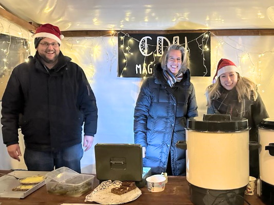 Tobias Krull MdL, Ministerin Dr. Tamara Zieschang und Hanna Wegener gehörten am 09. Dezember zur Standbesetzung der CDU beim Stadtfelder Weihnachtsspektakel. (v.l.n.r.)