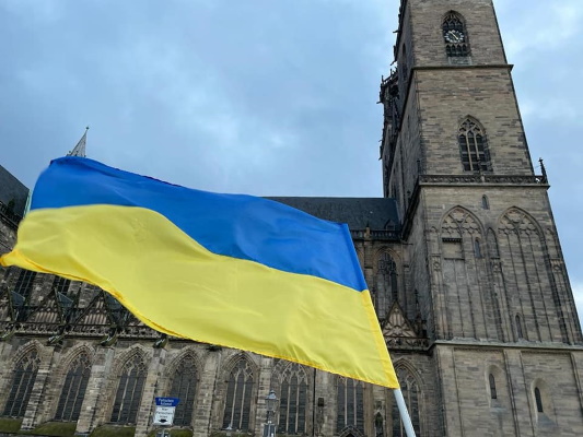 Am 24. Februar fand eine Solidaritäts-Demonstration auf dem Domplatz statt. 