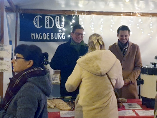 Stand des CDU-Ortsverbandes Mitte beim diesjährigen Stadtfelder Weihnachtsspektakel. 