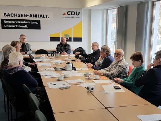 Gespräch der Senioren Union zur kommenden Kommunalwahl am 25.01.2024. Mit dabei der Vorsitzende der CDU-Ratsfraktion Wigbert Schwenke.