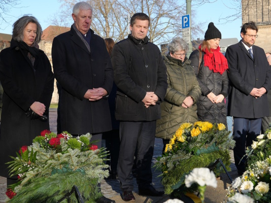 CDU-Mitglieder bei der Kranzniederlegung am Holocaust-Gedenktag am 27.01.2024.