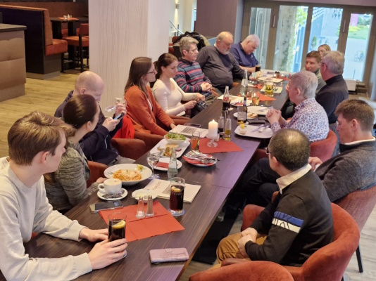 Einige der Anwesenden beim Treffen des CDU-Ortsverbandes Mitte am 17. April. 