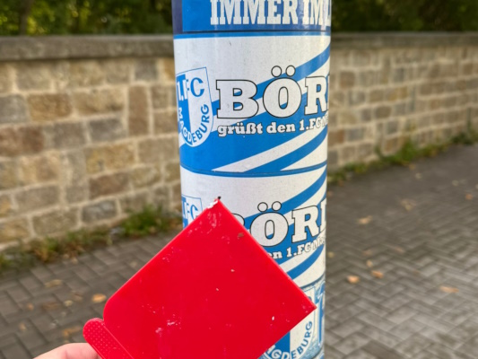 Am 12. September gab es eine Reinigungsaktion zur Beseitigung von wilden Aufklebern. 