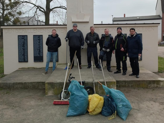 Mitglieder des CDU-Ortsverbandes Südost nach ihrer Putzaktion am 21. März 2026